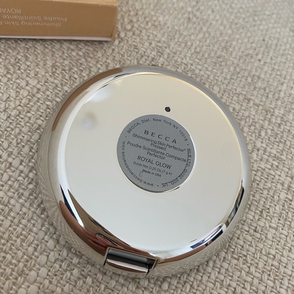 Becca Shimmering Skin Perfector in Bronze - Picture 4 of 5